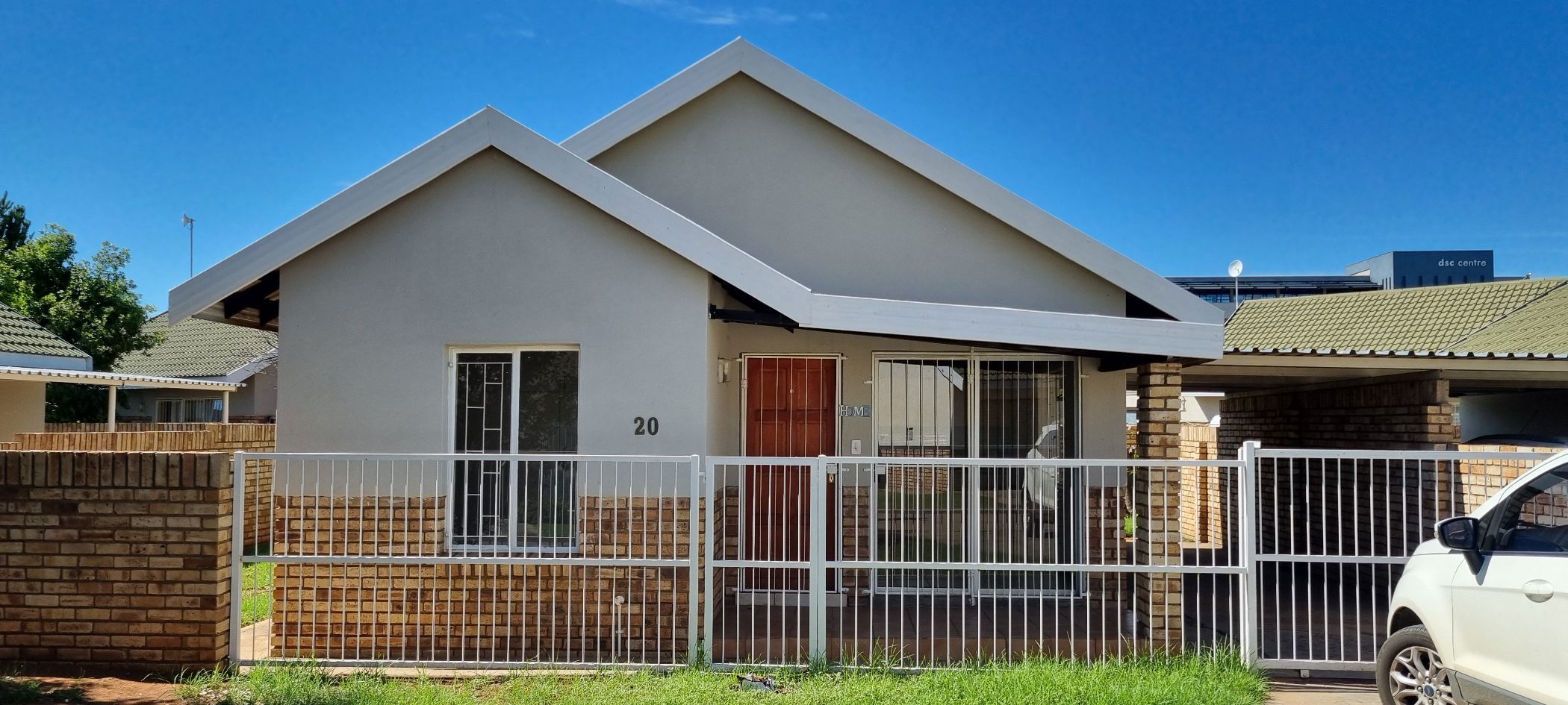 Townhouse let in Roylglen - 1KJ1696178