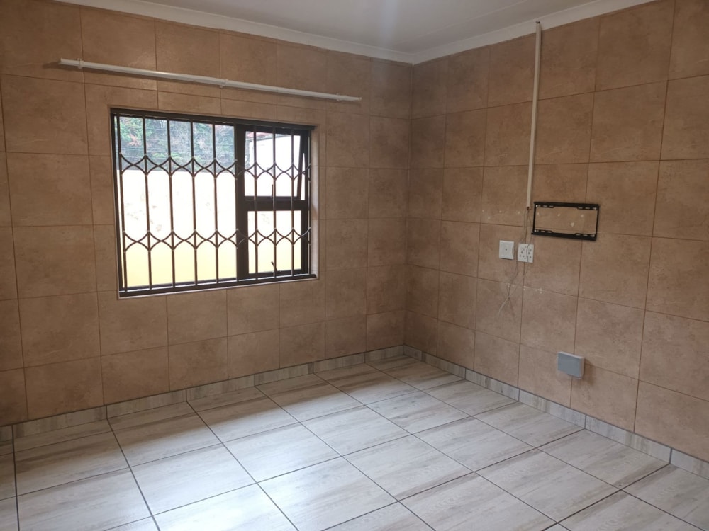 Garden apartment let in Brakpan Central - 1BJ1697047