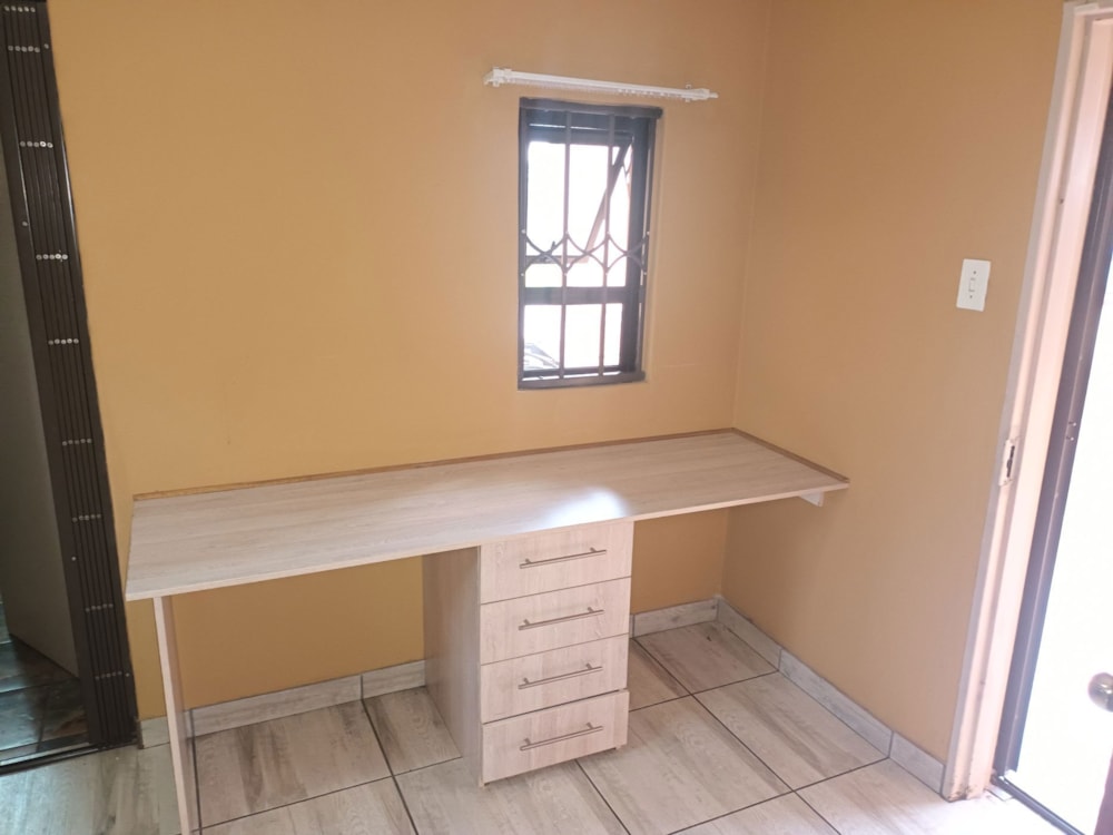 Garden apartment let in Brakpan Central - 1BJ1697047