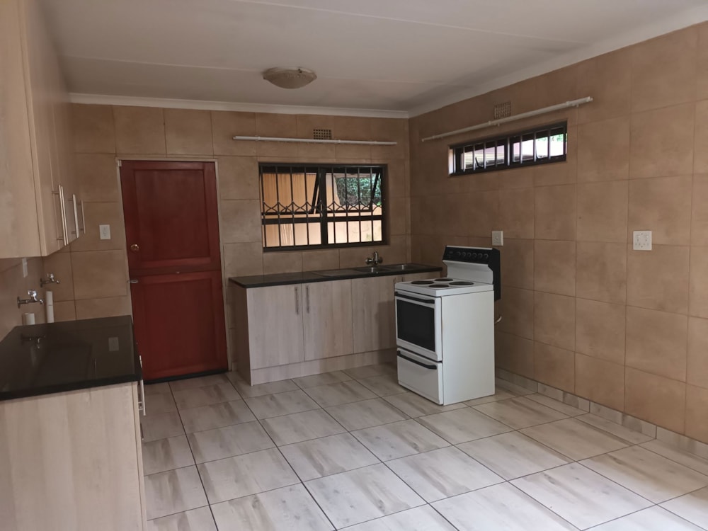 Garden apartment let in Brakpan Central - 1BJ1697047