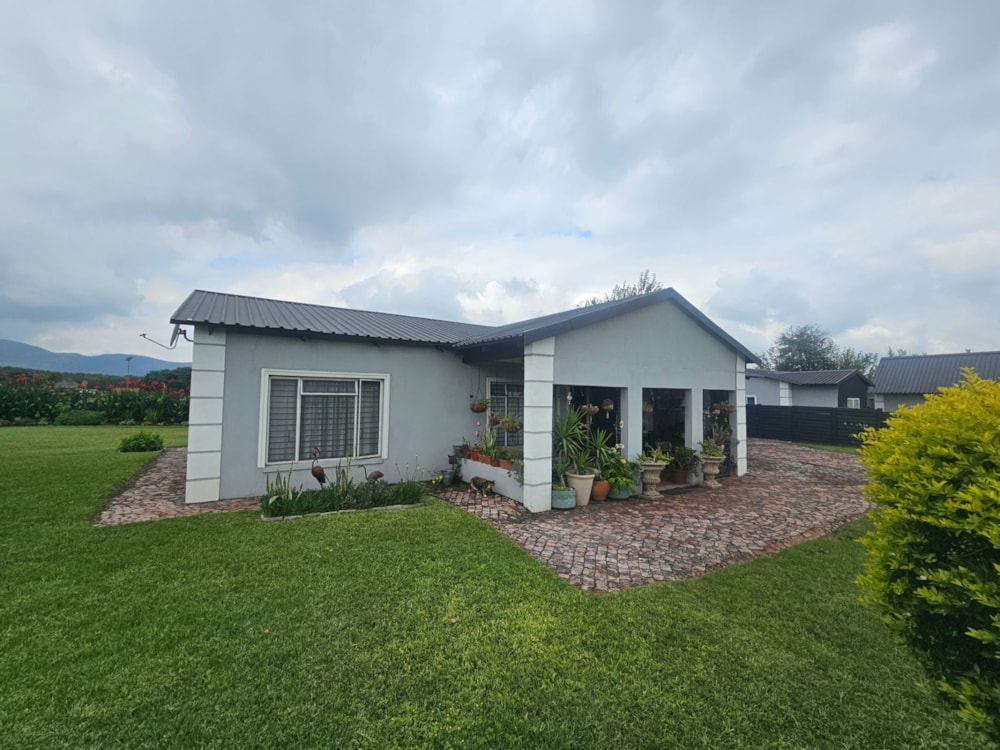 Smallholding let in Hartbeespoort Rural - 1HR1697971 Smallholding let in Hartbeespoort Rural - 1HR1697971