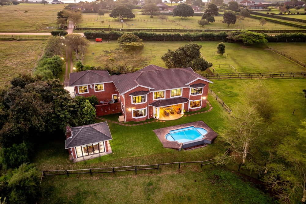 Double-storey house for sale in Summerveld - 1KF1644099 Double-storey house for sale in Summerveld - 1KF1644099