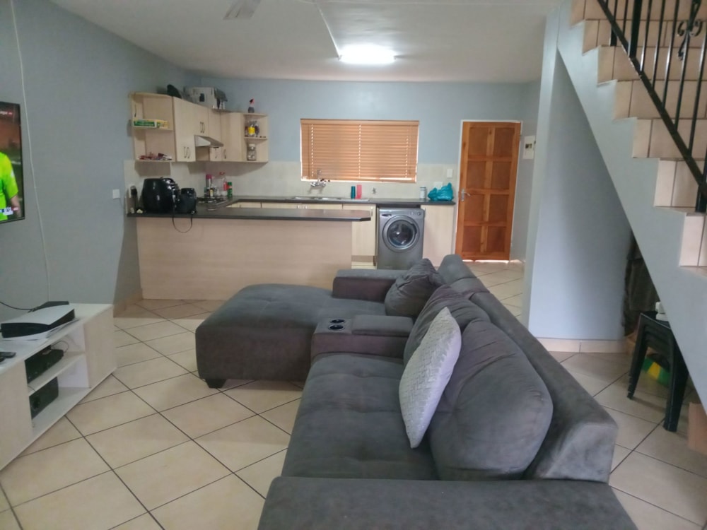 Townhouse for sale in Kingsview - 1WR1696417