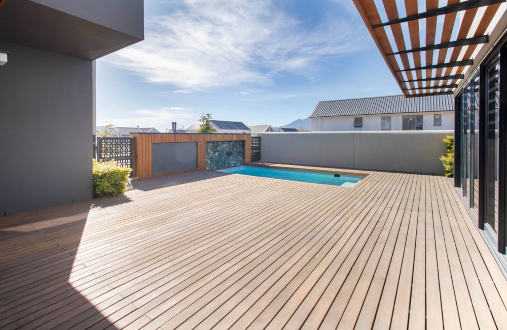 Security estate home for sale in Paradyskloof - ST1698490 Security estate home for sale in Paradyskloof - ST1698490