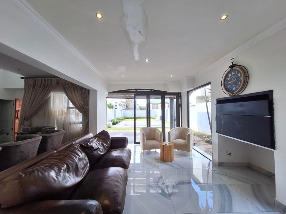 Security estate home for sale in Willow Acres - PT1698870 Security estate home for sale in Willow Acres - PT1698870