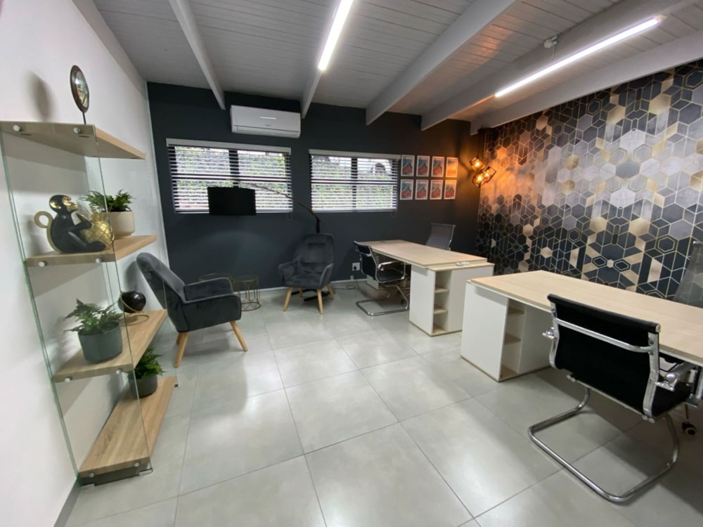 Commercial business to rent in Kloof - 1KF1696370 Commercial business to rent in Kloof - 1KF1696370