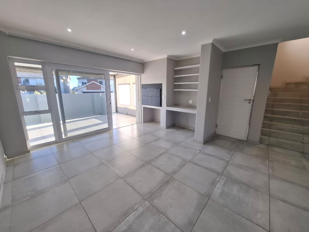 Townhouse for sale in Somerton Estate - 1BX1747723 Townhouse for sale in Somerton Estate - 1BX1747723