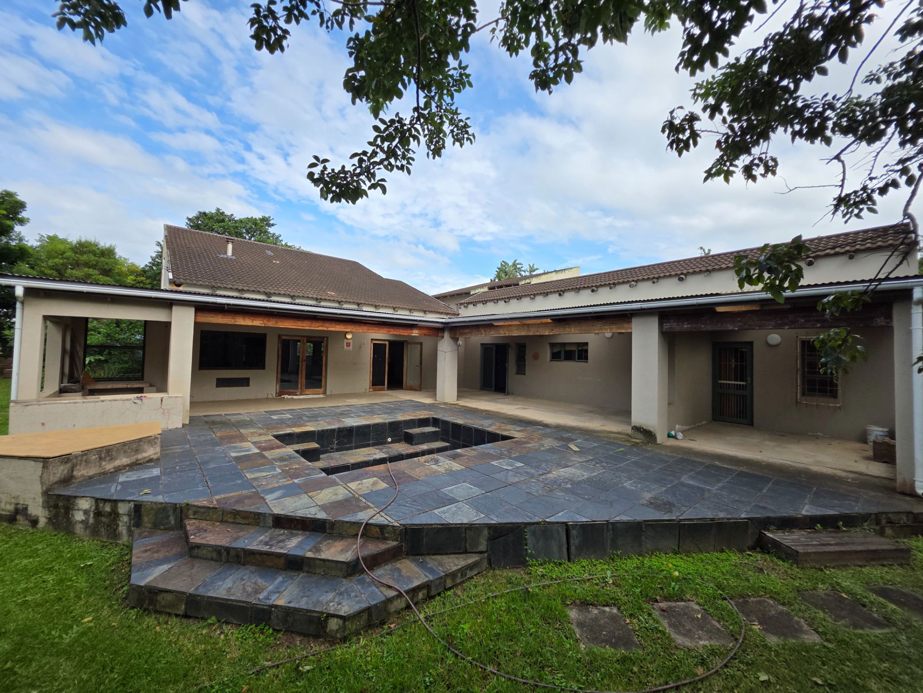 House sold in Mount Moreland - 1ND1673155