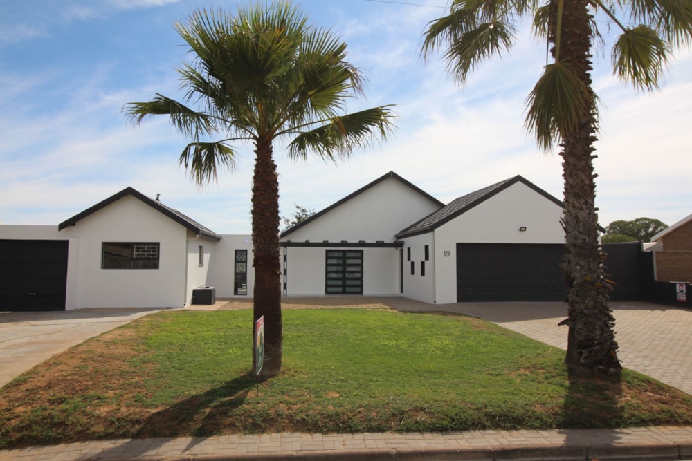 House sold in Velddrif - LA1696999