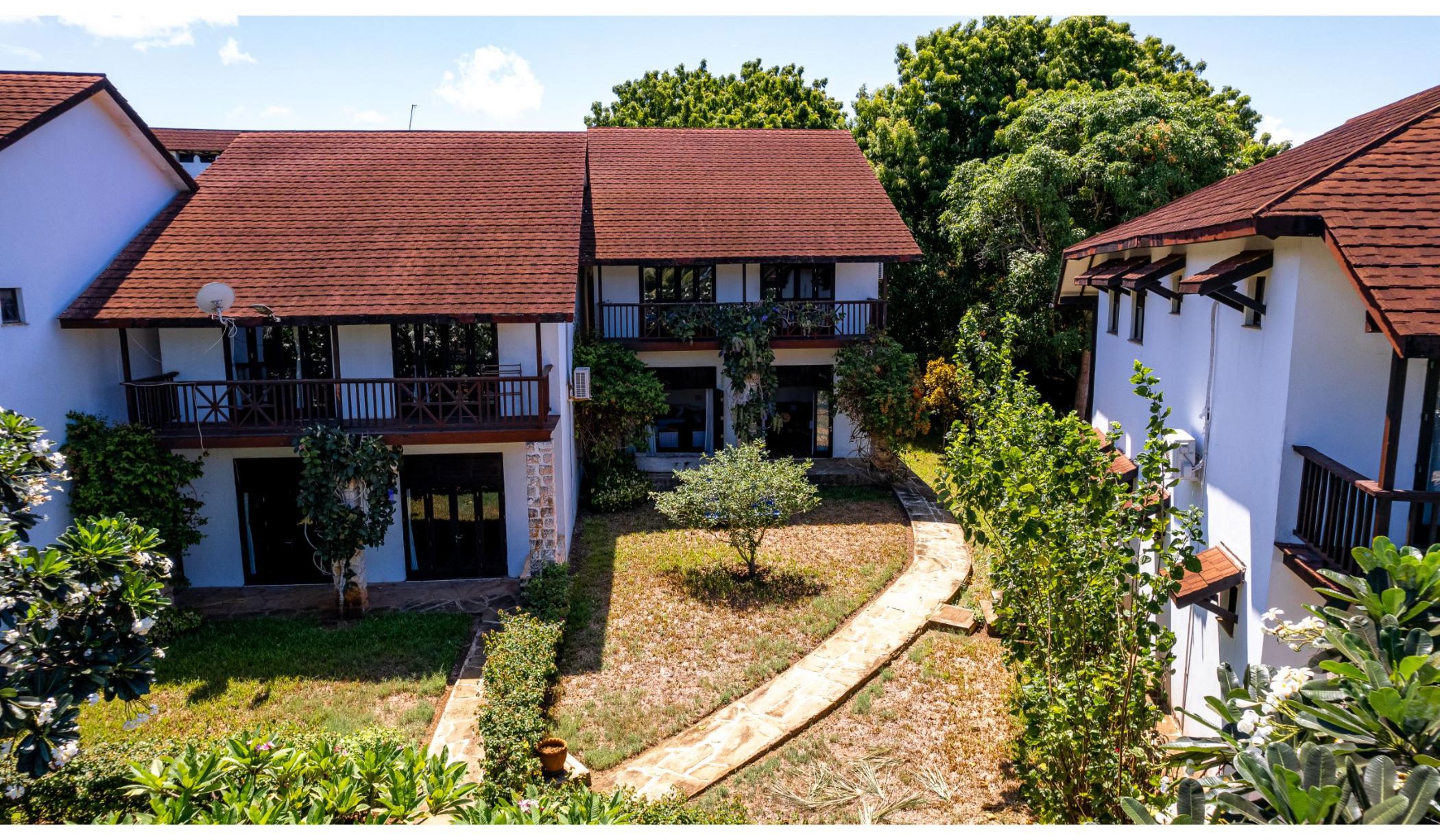 Beachfront villa for sale in Msambweni, Kenya - 3KE1695778