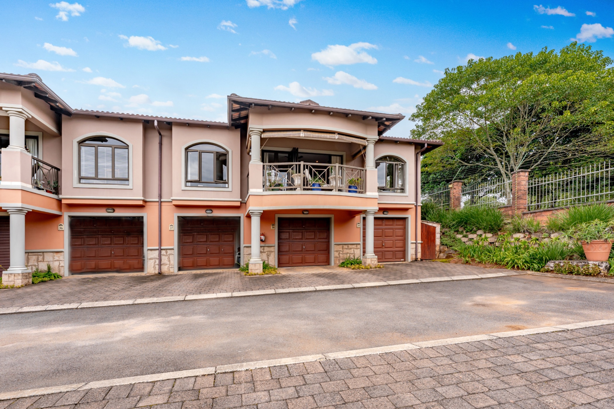 Apartment sold in Le Domaine Estate - 1KF1696637