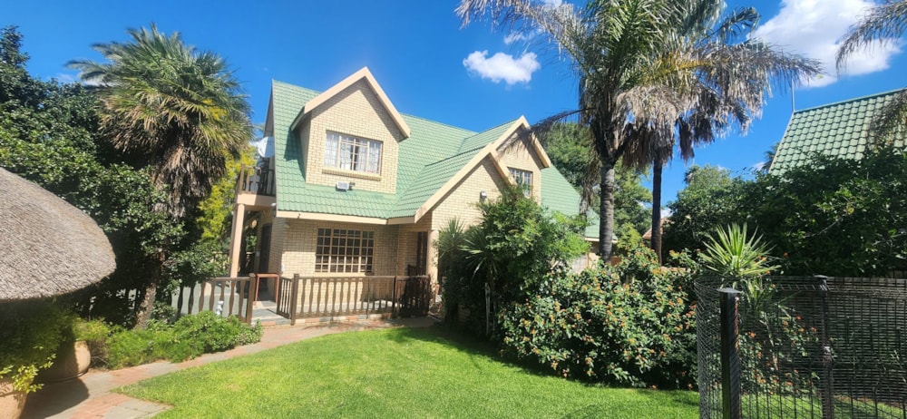 Multi-storey house for sale in Barkly West - 1KJ1693750 Multi-storey house for sale in Barkly West - 1KJ1693750