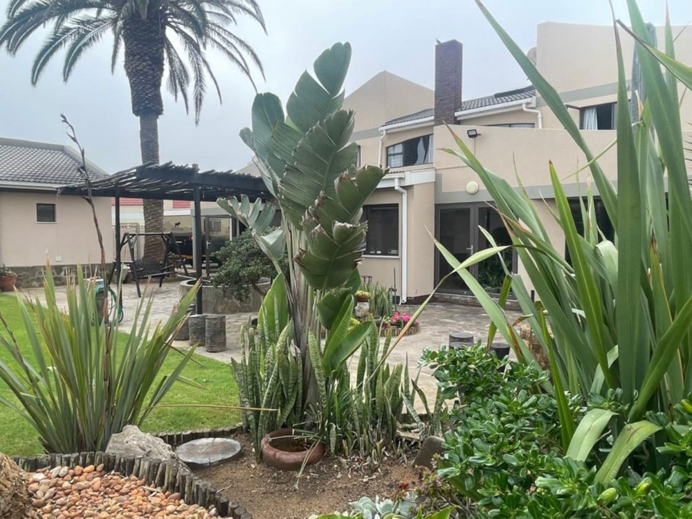 Double-storey house for sale in Meersig, Namibia - 3NM1696754 Double-storey house for sale in Meersig, Namibia - 3NM1696754