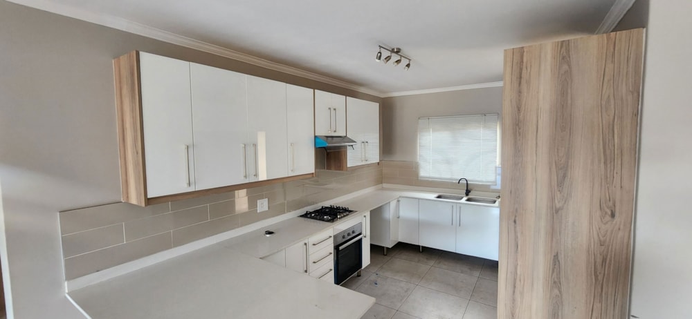 Apartment to rent in Heuwelsig, Kimberley - 1KJ1737820