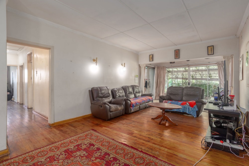 House sold in Montclair, KwaZulu-Natal - 1DA1697343 House sold in Montclair, KwaZulu-Natal - 1DA1697343