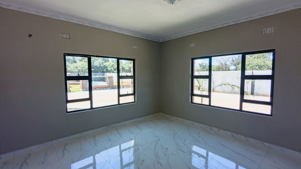 Security complex home to rent in Leopards Hill, Zambia - 3ZA1699403 Security complex home to rent in Leopards Hill, Zambia - 3ZA1699403