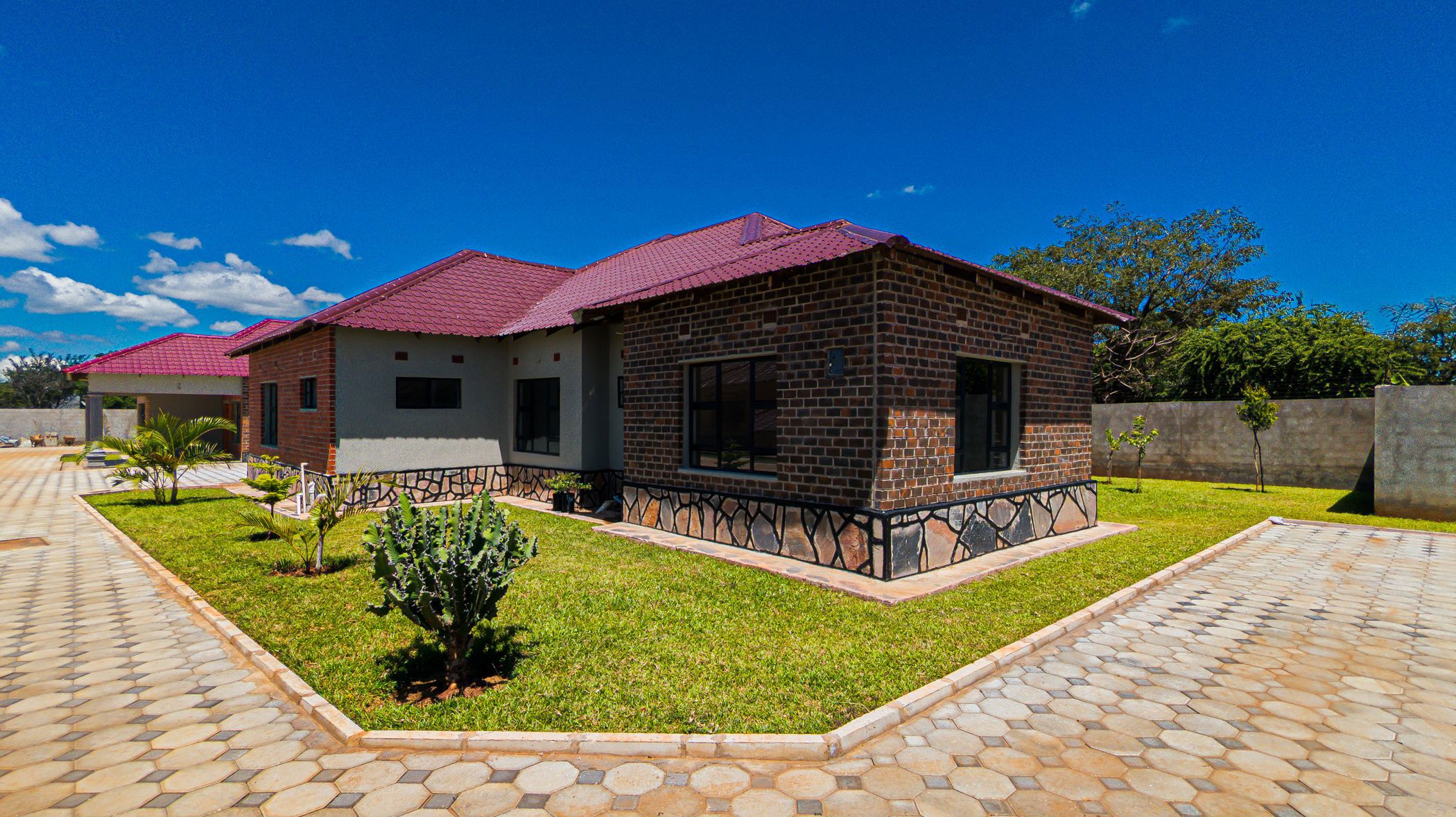 Security complex home to rent in Leopards Hill, Zambia - 3ZA1699403