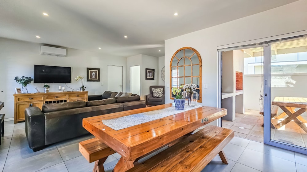 Security complex home sold in Klein Parys - TK1698324 Security complex home sold in Klein Parys - TK1698324