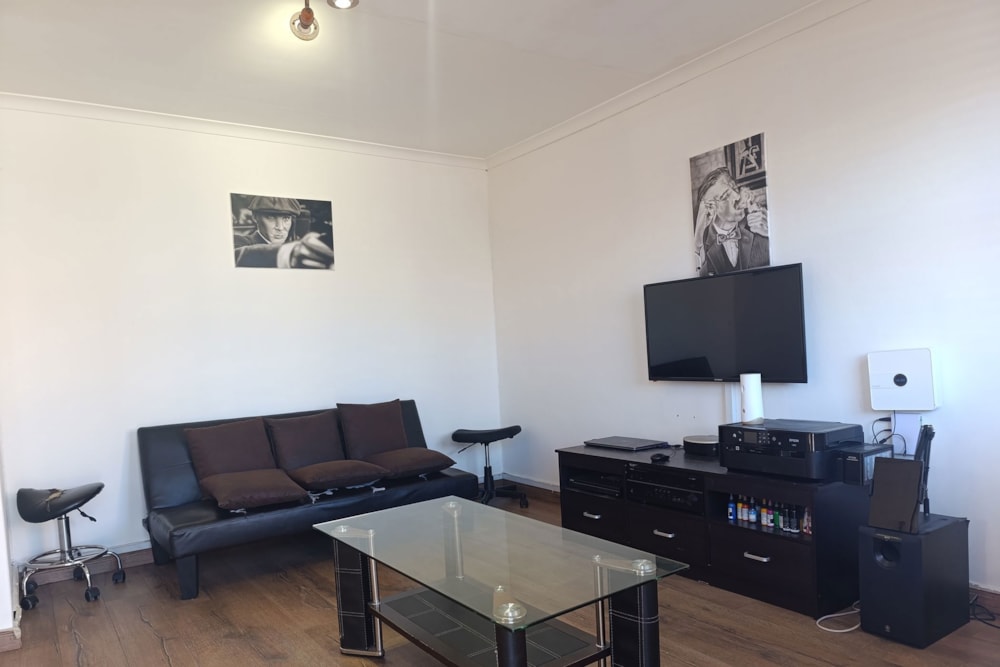 House sold in Phoenix , Milnerton - 1TV1696853