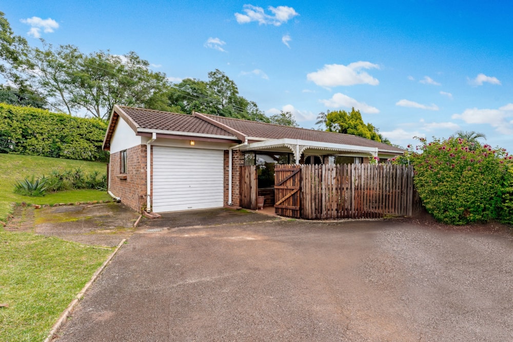 Townhouse for sale in Waterfall, Upper Highway - 1KF1696462