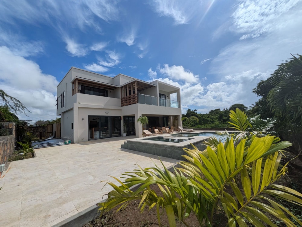 House to rent in Grand Gaube, Mauritius - MPR1695934