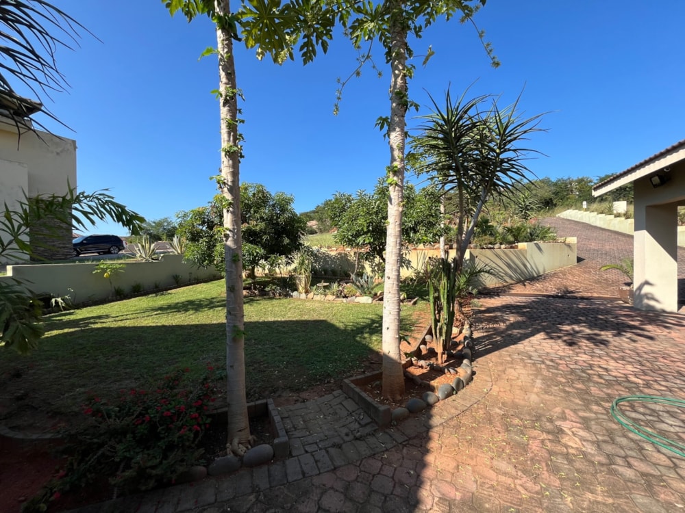 Security estate home for sale in Ntulo Wildlife Estate - 1NS1698154