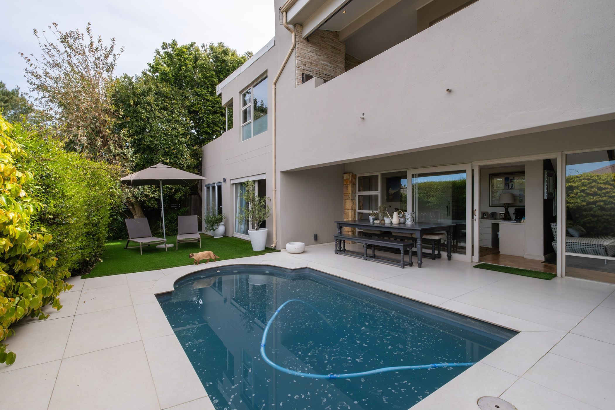 House let in Newlands, Cape Town - RBL1699977