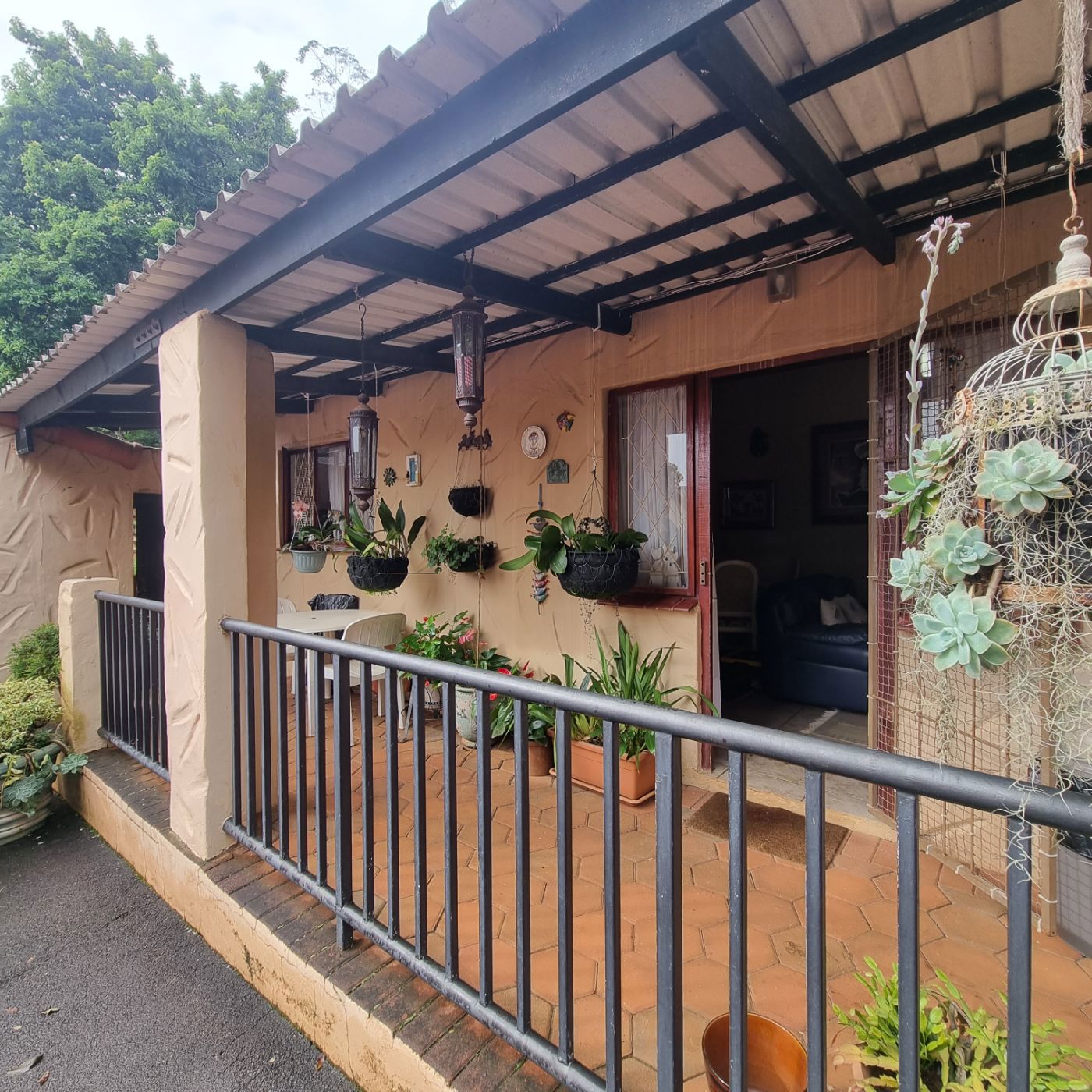 Cottage let in Waterfall, Upper Highway - 1KF1696544