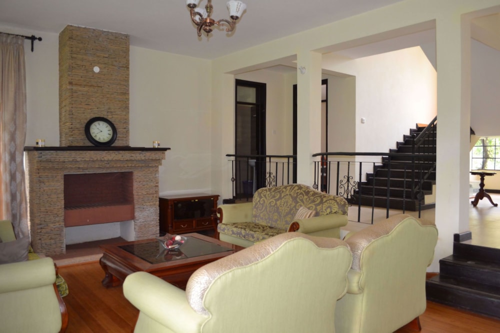 Townhouse let in Karen, Kenya - 3KE1701052 Townhouse let in Karen, Kenya - 3KE1701052