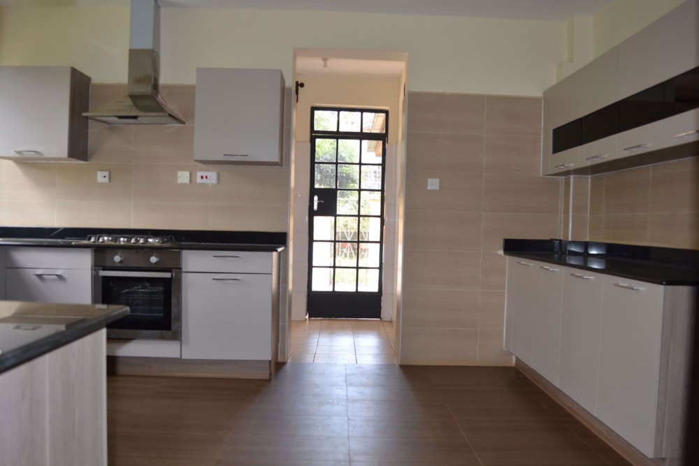 Townhouse let in Karen, Kenya - 3KE1701052 Townhouse let in Karen, Kenya - 3KE1701052