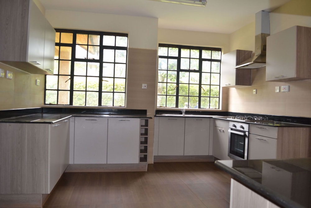 Townhouse let in Karen, Kenya - 3KE1701052 Townhouse let in Karen, Kenya - 3KE1701052