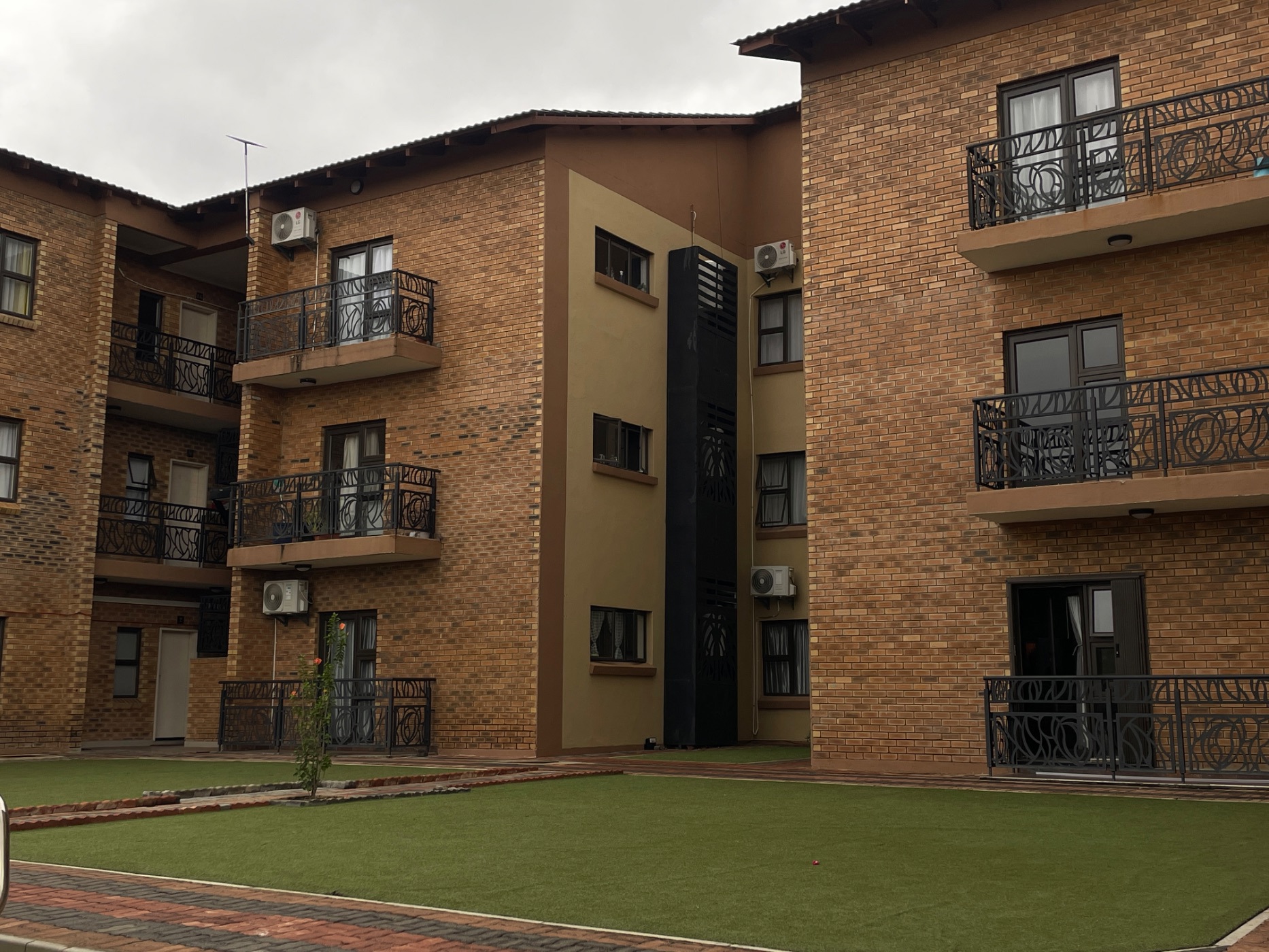 Apartment to rent in Village, Botswana - 3BO1745056