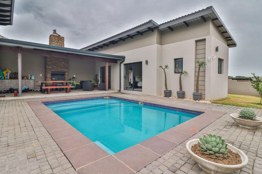 House let in The Rest - 1NS1696897 House let in The Rest - 1NS1696897