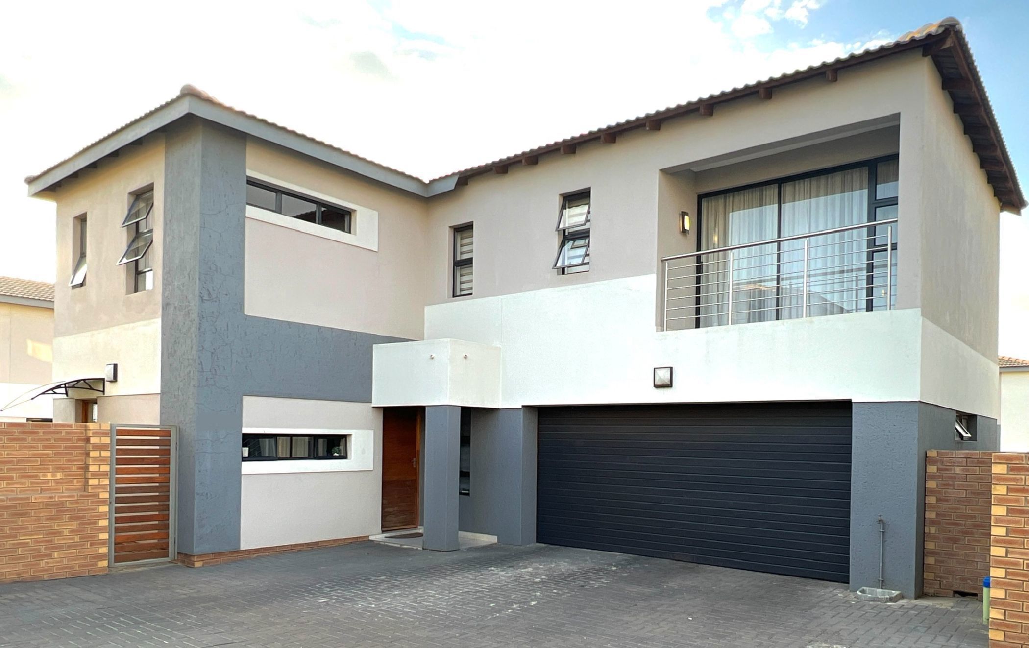 Security estate home let in Thatchfield - CNL1706678