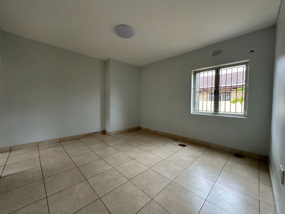 House for sale in Brackenham - 1RY1697164