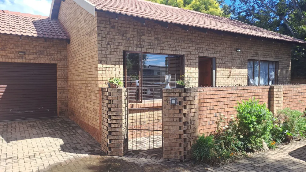 Townhouse sold in Middelburg Central (Mpumalanga Central)  - 1MD1697257