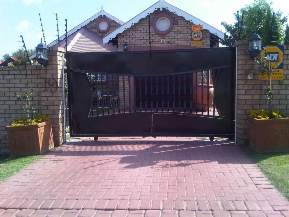 House for sale in Model Park - 1WD1697263