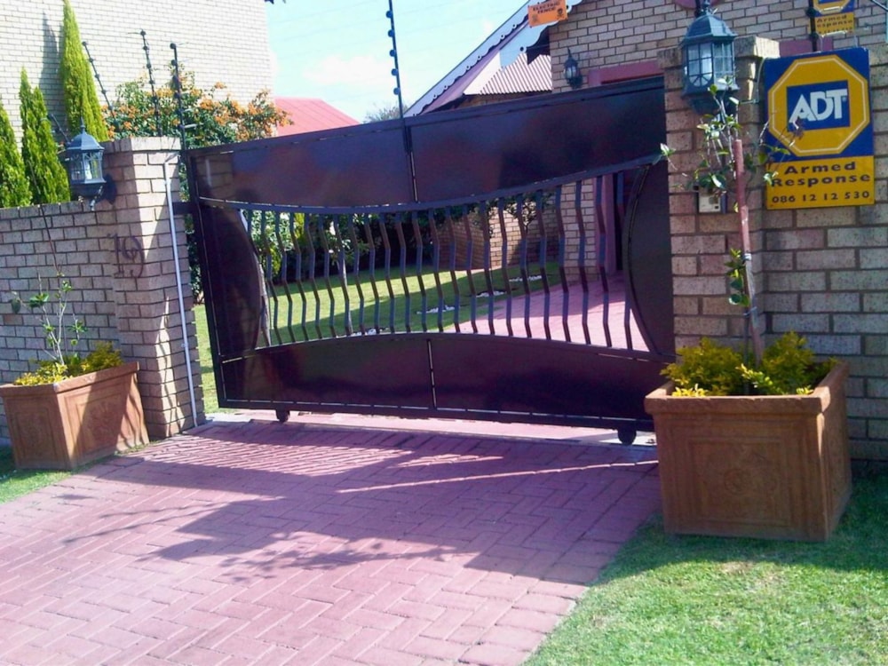 House for sale in Model Park - 1WD1697263