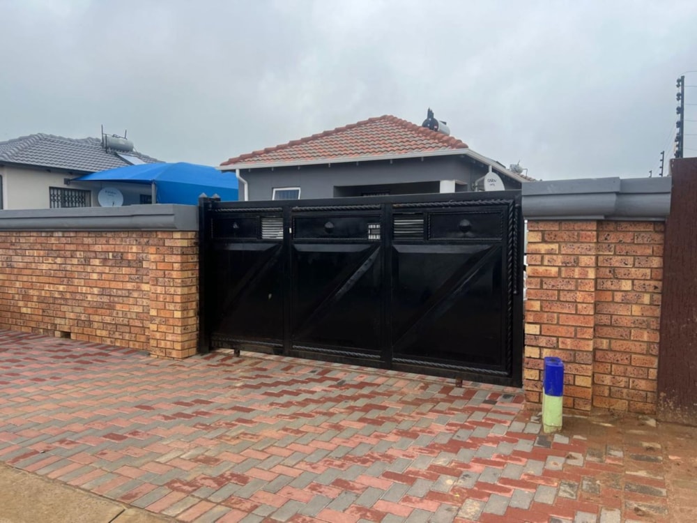 House for sale in Crystal Park - EN1697549