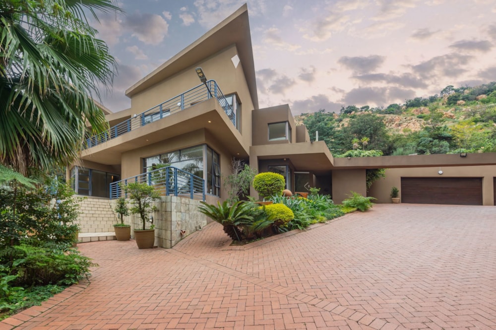 Double-storey cluster for sale in Bedfordview - BED1706534