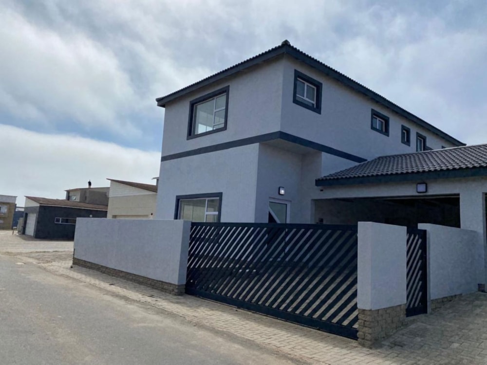 Double-storey house for sale in Waterfront, Namibia - 3NM1697393 Double-storey house for sale in Waterfront, Namibia - 3NM1697393