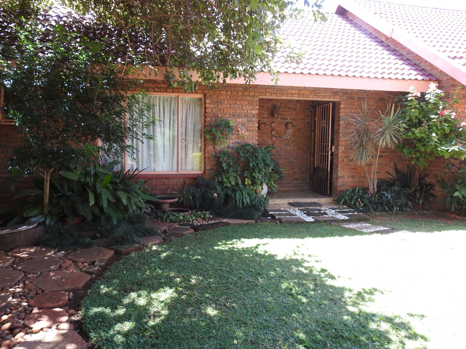 House for sale in Mookgopong (Naboomspruit) - 1MDM1697408