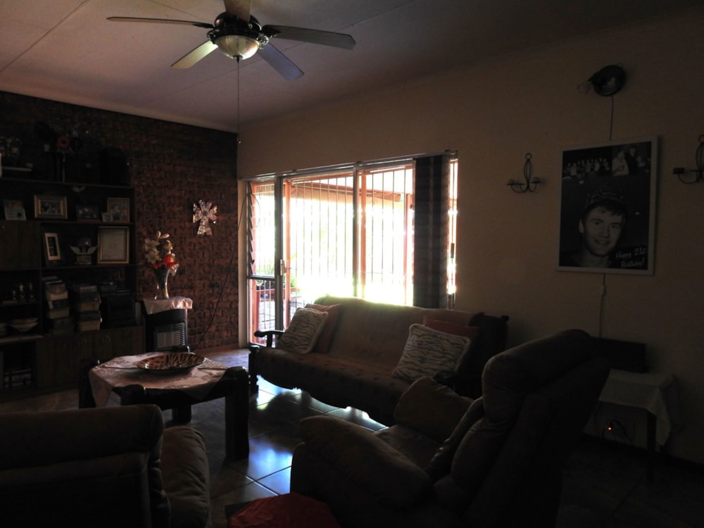 House for sale in Mookgopong (Naboomspruit) - 1MDM1697408