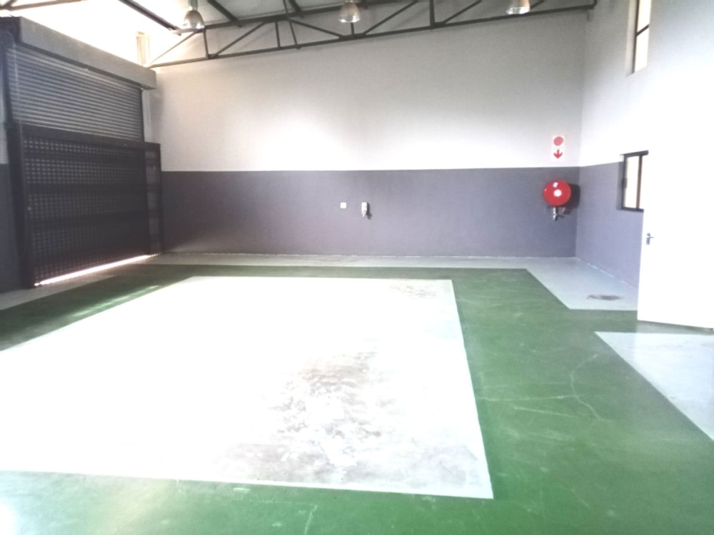 Commercial Building to rent in Waterval East - 1RU1697543