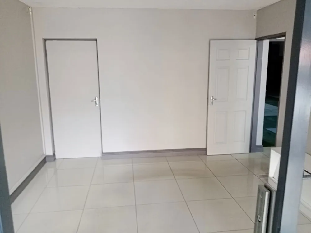 Commercial Building to rent in Waterval East - 1RU1697543 Commercial Building to rent in Waterval East - 1RU1697543