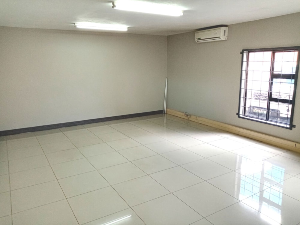 Commercial Building to rent in Waterval East - 1RU1697543