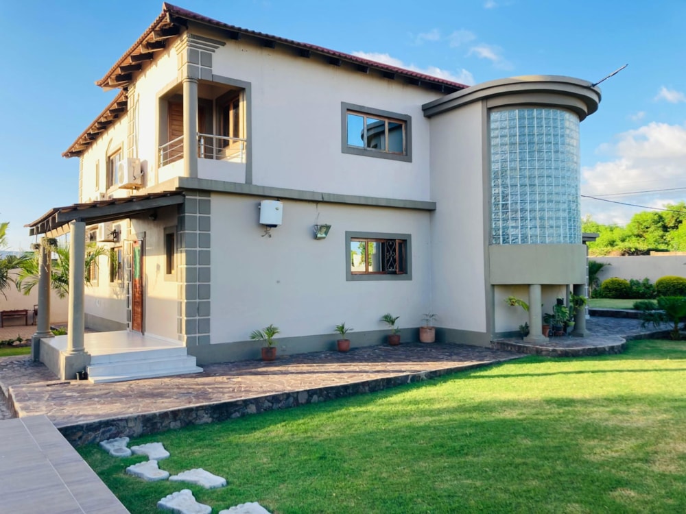 Double-storey house to rent in Matola, Mozambique - 3MQ1697573 Double-storey house to rent in Matola, Mozambique - 3MQ1697573