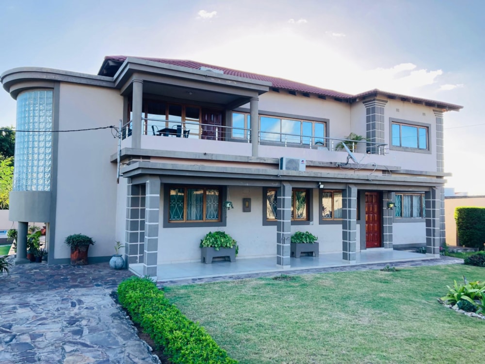 Double-storey house to rent in Matola, Mozambique - 3MQ1697573 Double-storey house to rent in Matola, Mozambique - 3MQ1697573