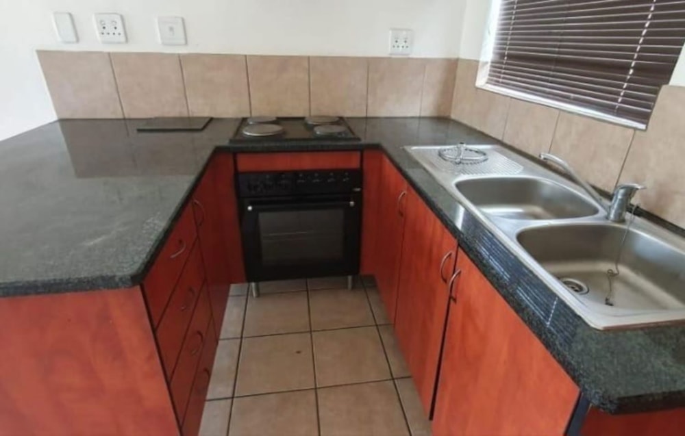 Security complex home for sale in Jackaroo Park - 1WD1697712 Security complex home for sale in Jackaroo Park - 1WD1697712