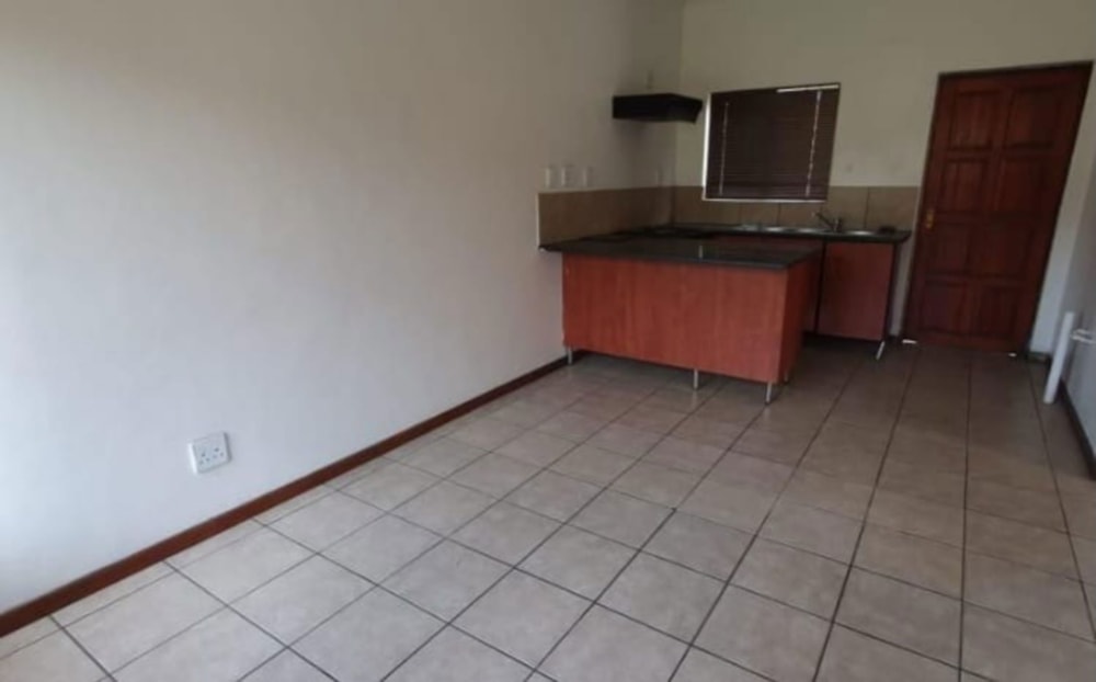 Security complex home for sale in Jackaroo Park - 1WD1697712 Security complex home for sale in Jackaroo Park - 1WD1697712